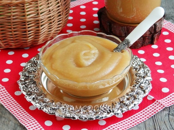 Яблочное пюре