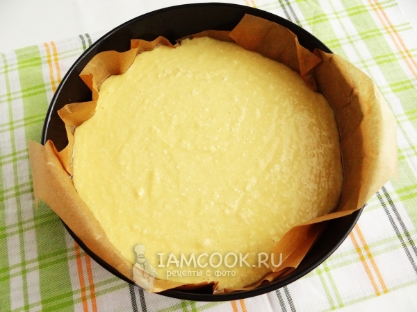 Вылить тесто в форму