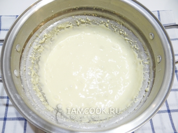 Взбить яйца с мукой