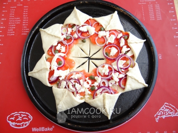 Соединить тесто в виде кармашков