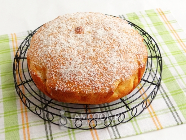 Посыпать кокосовой стружкой