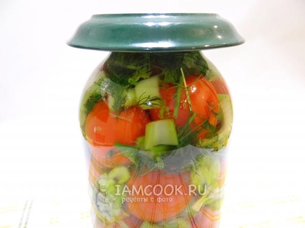 Накрыть банку блюдцем