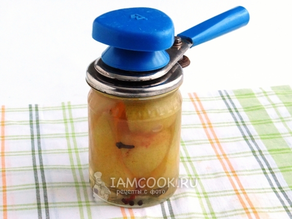 Закатать банки крышками