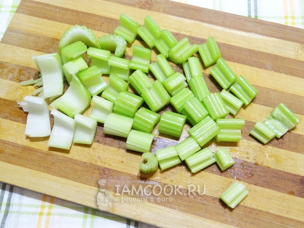 Порезать сельдерей