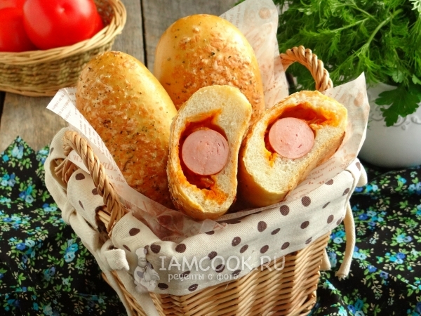 Пирожки с сосиской для пикника