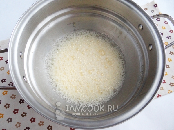 Взбить яйца миксером