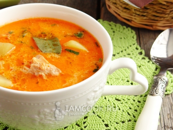 Готовый рыбный суп из консервированной горбуши