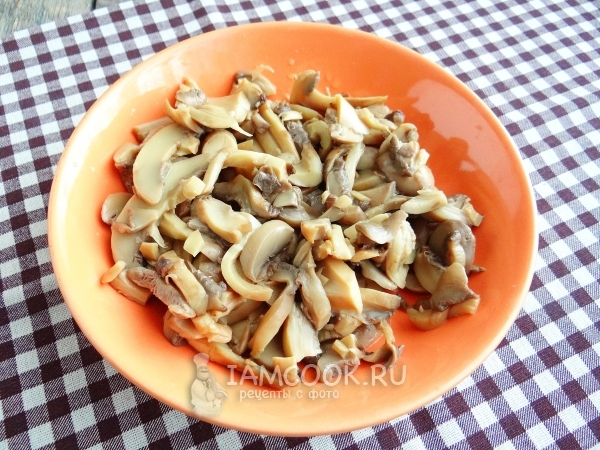 Порезать грибы