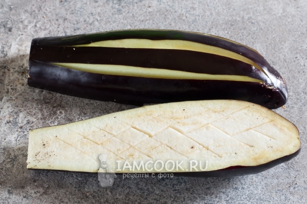 Надрезать баклажаны