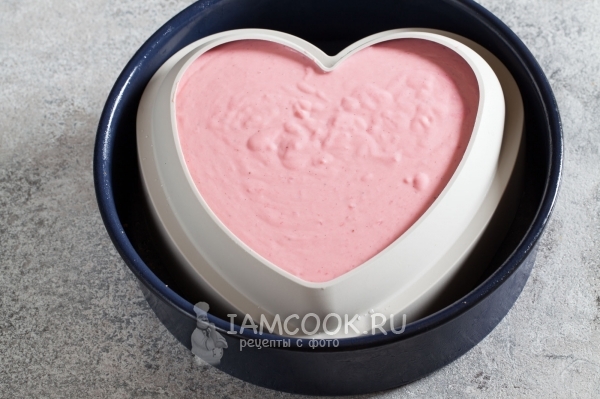 Влить вторую половину мусса