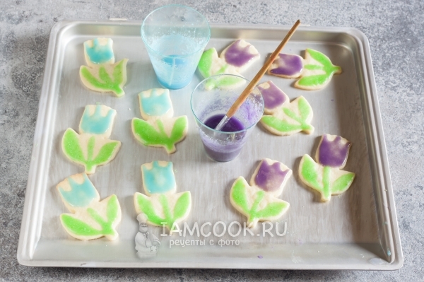 Украсить печенье цветной глазурью