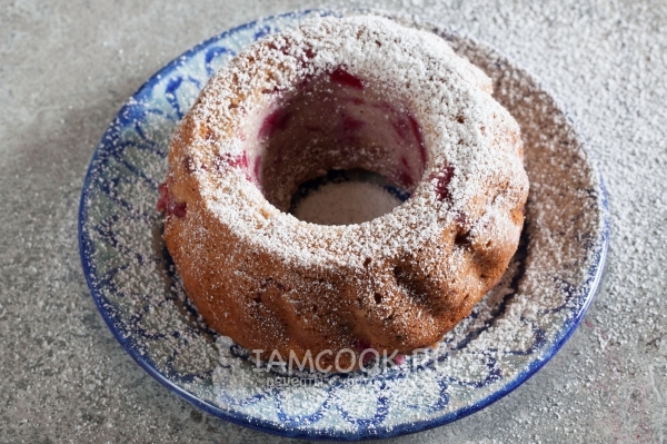 Посыпать кекс сахарной пудрой