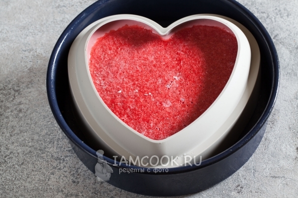 Положить начинку из кули