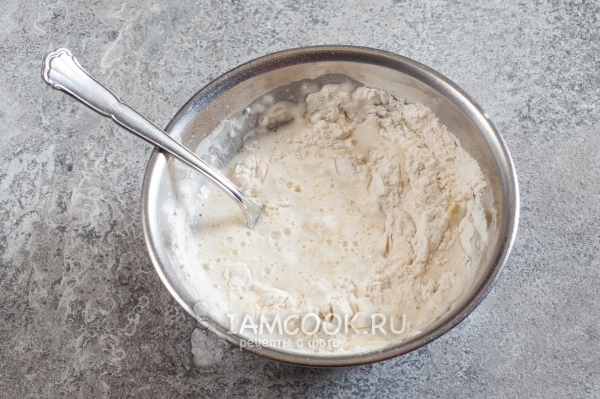 Всыпать муку