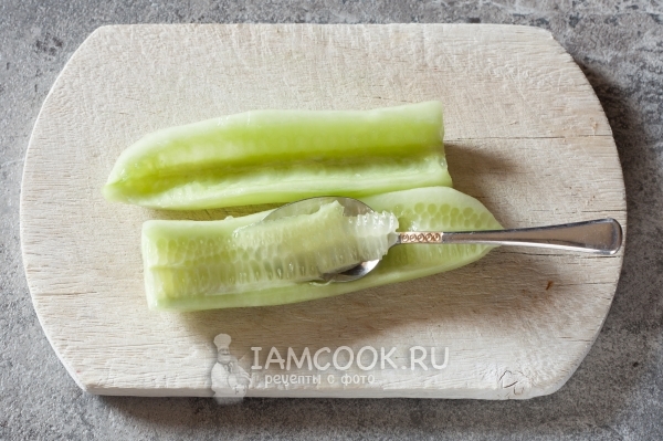 Удалить из огурца семена