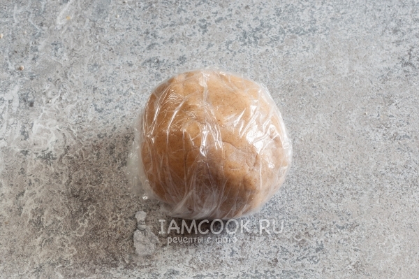 Положить тесто в пакет