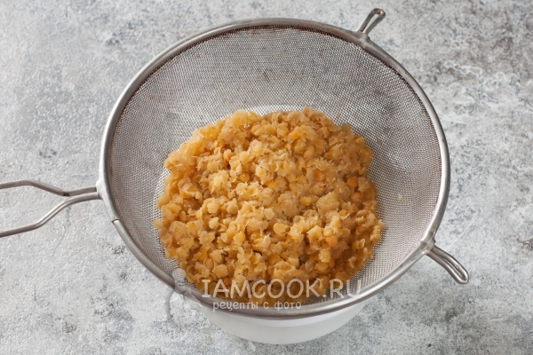 Слить жидкость с чечевицы