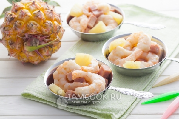 Фото креветок с ананасами и ветчиной в духовке
