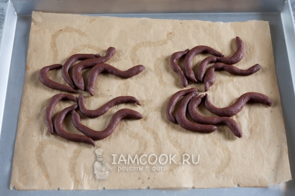 Испечь шоколадные лапки