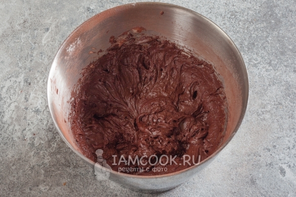 Взбить тесто миксером