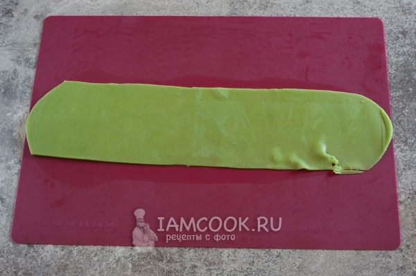 Раскатать марципан