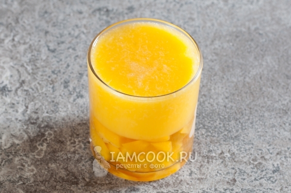 Влить сок с желатином