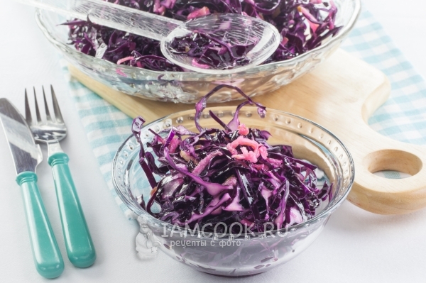 Рецепт салата из красной (краснокочанной) капусты с яблоком