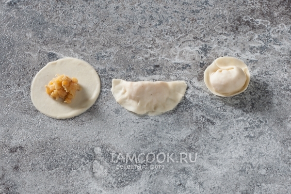 Слепить пельмени с чечевицей