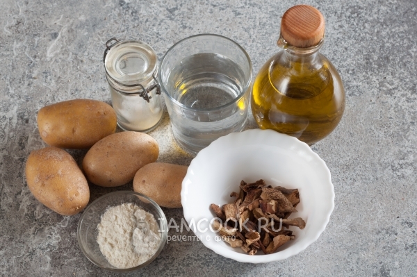 Ингредиенты для грибного супа-пюре из сушеных грибов