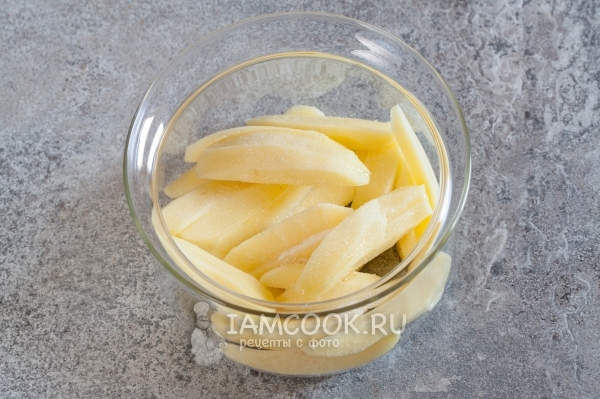 Посолить картофель