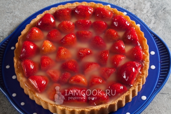 Пирог с клубникой на скорую руку