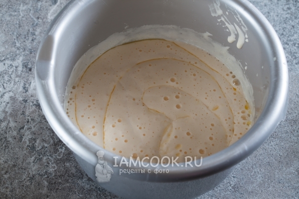 Влить банановое пюре