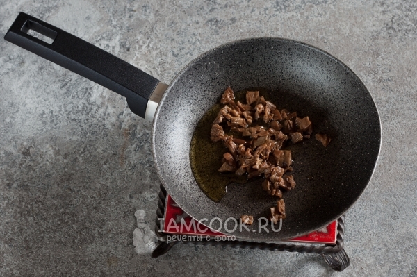 Обжарить грибы