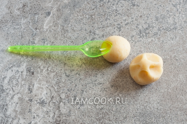 Начинаем оформлять шарики