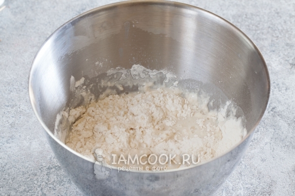 Всыпать муку