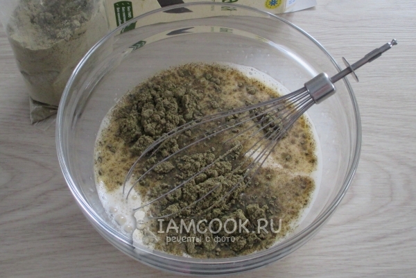 Всыпать муку конопляную