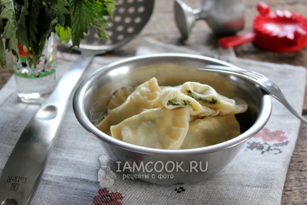 Фото вареников с крапивой, творогом и сыром