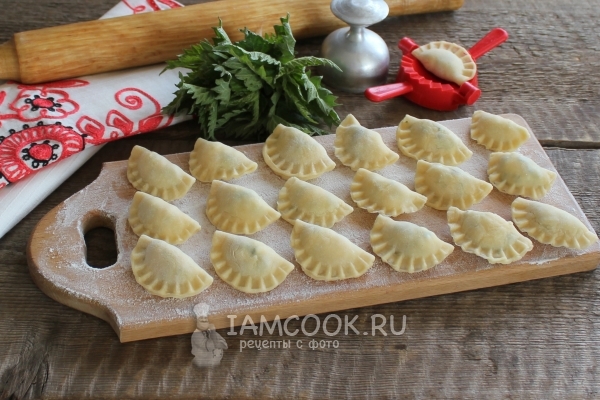 Слепить вареники