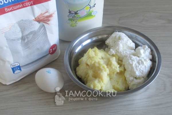 Ингредиенты для вареников с картошкой и творогом