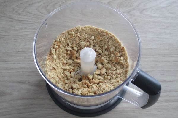 Измельчить печенье