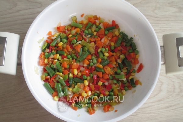 Обжарить овощи