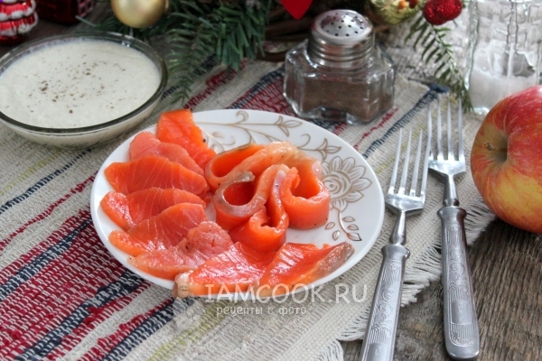 Рецепт закуски из красной рыбы, маринованной с можжевельником