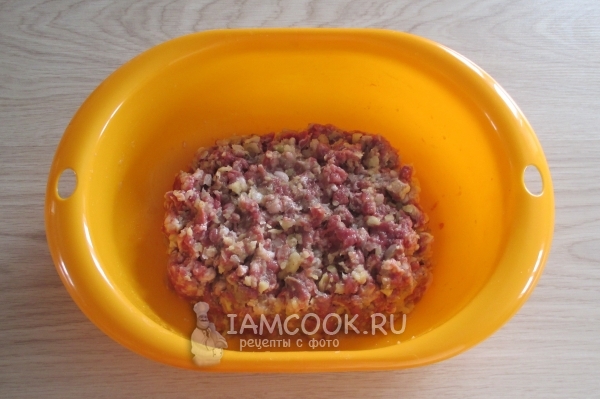 Размешать фарш