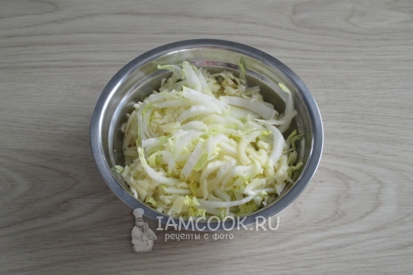 Соединить капусту с сыром