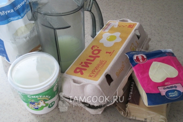 Ингредиенты для вафель в вафельнице с сыром