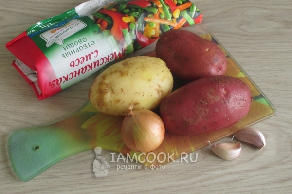 Ингредиенты для тушеной картошки с овощами в мультиварке