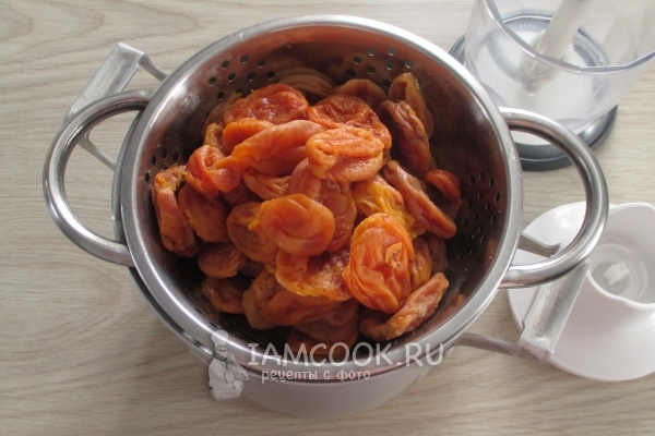 Слить с кураги воду