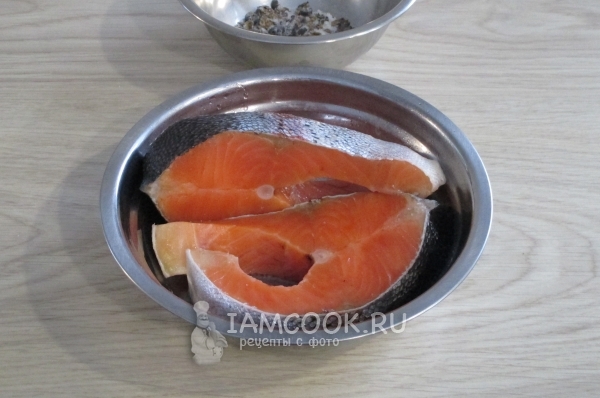 Положить рыбу в джин