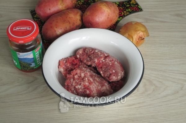 Ингредиенты для тушеной картошки с фрикадельками
