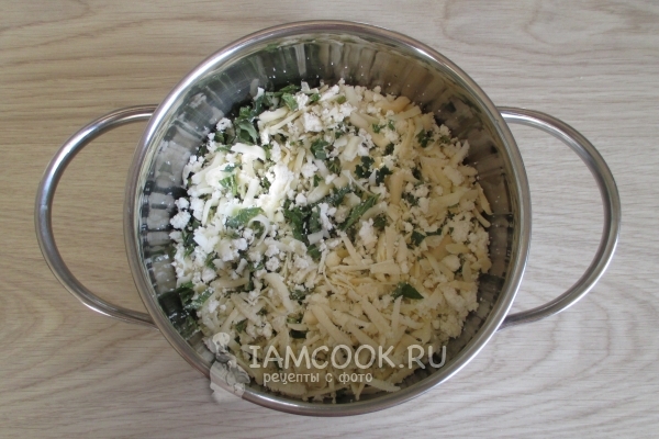 Соединить крапиву с твором и сыром